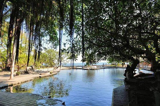 Kolam Alami Air Sanih