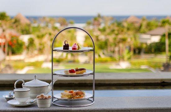 The Ritz-Carlton Lounge & Bar