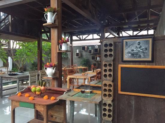 Pomelo Cafe Bali
