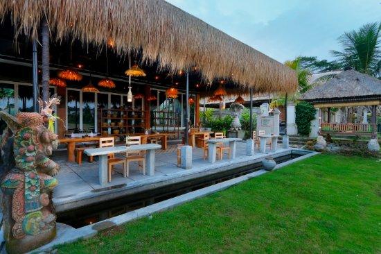 Puisi Tepi Sawah Restaurant