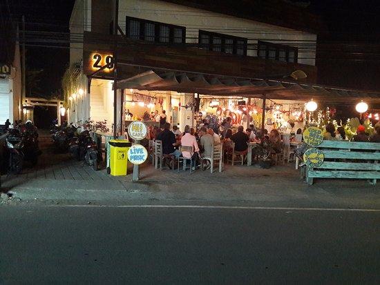 Hi Cafe & Gallery