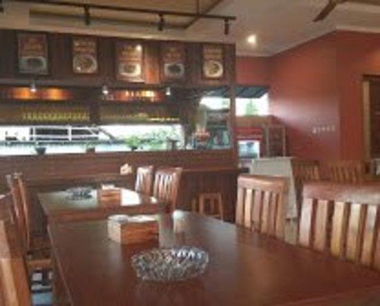Warung Pojok Segitiga Emas