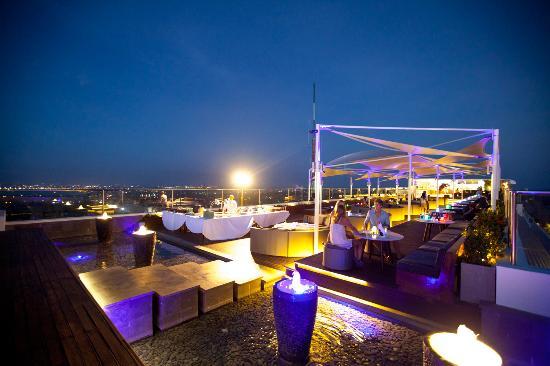 Jim'bar'N Rooftop Bar & Lounge