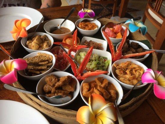 Warung Lucky Sari Amed