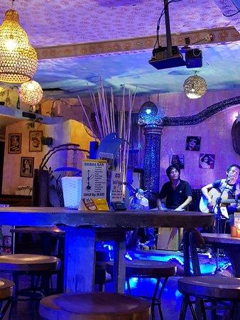 No Name Bar & Lounge