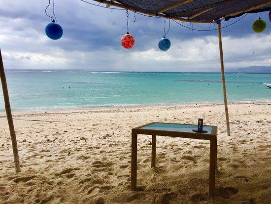 Beach Hello Hut