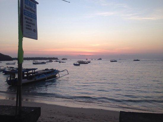Hero's Beach Warung