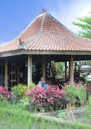 Umalas Corner Cafe