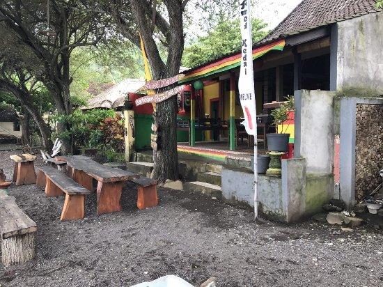 Amed Kedai Restaurant & Bar
