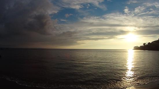 Pantai Pasir Hitam