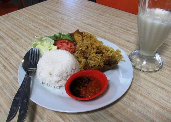Gloria Food Court