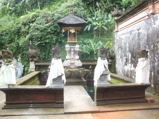 Pura Taman Pecampuhan Sala