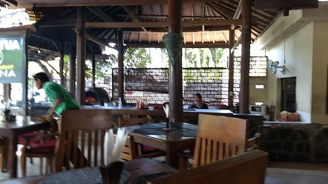 Kakatua Bar & Restaurant