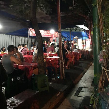 Warung Babi Guling Bu Dayu