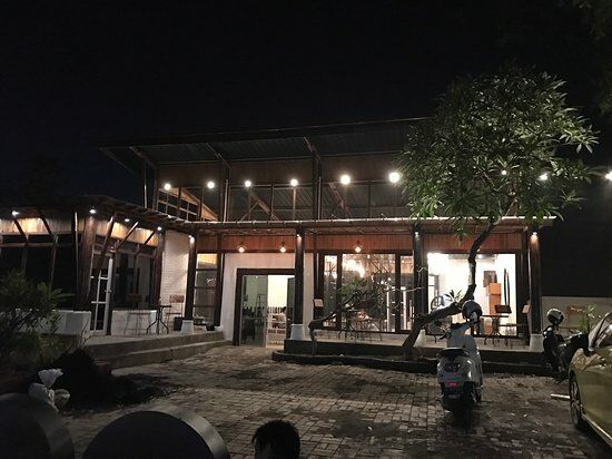 Table 9 Restaurant
